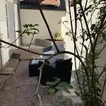 La Petite Cour